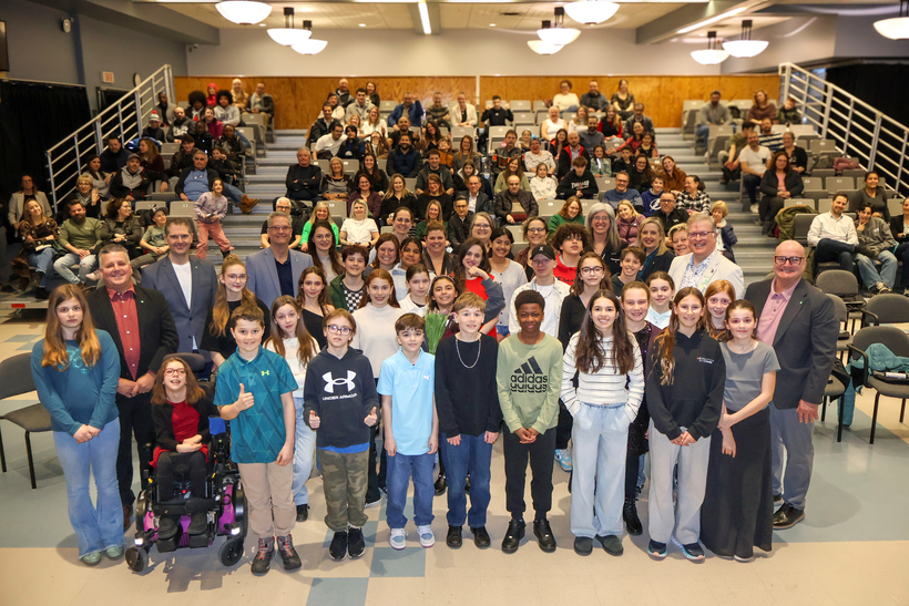 La Ville de Sainte-Julie souligne la persévérance scolaire des élèves et des membres du personnel et remet une bourse