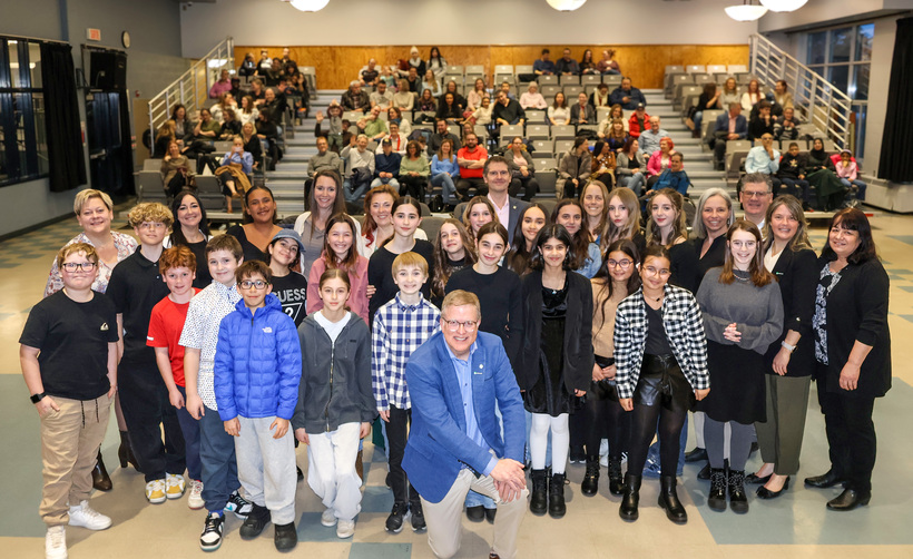 La Ville de Sainte-Julie souligne la persévérance scolaire des élèves et des membres du personnel et remet une bourse